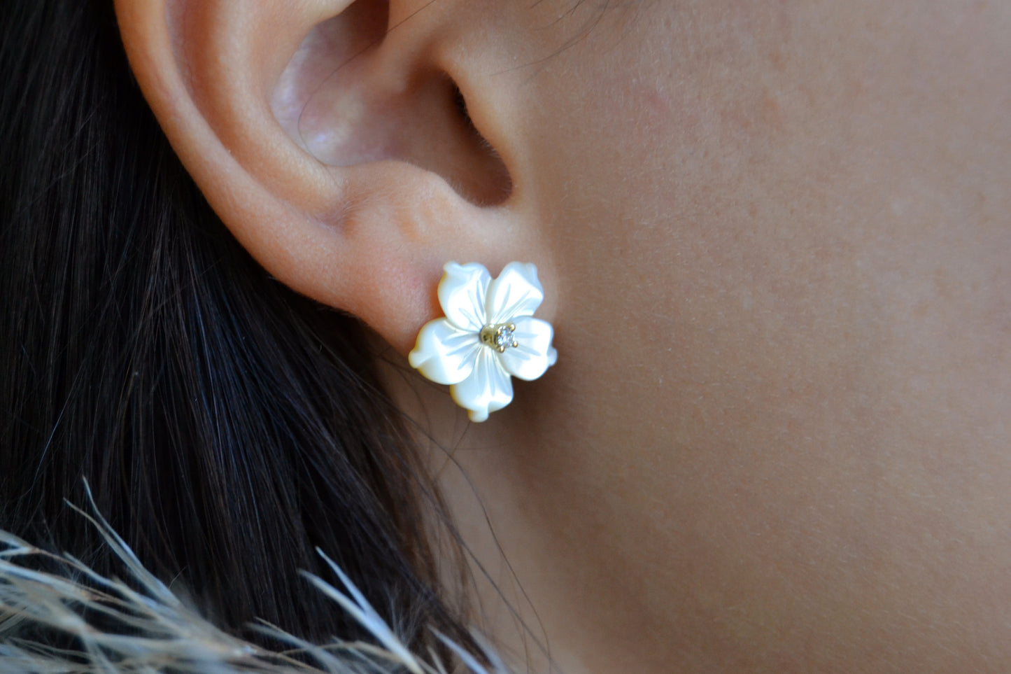 Orecchini fiore di madreperla